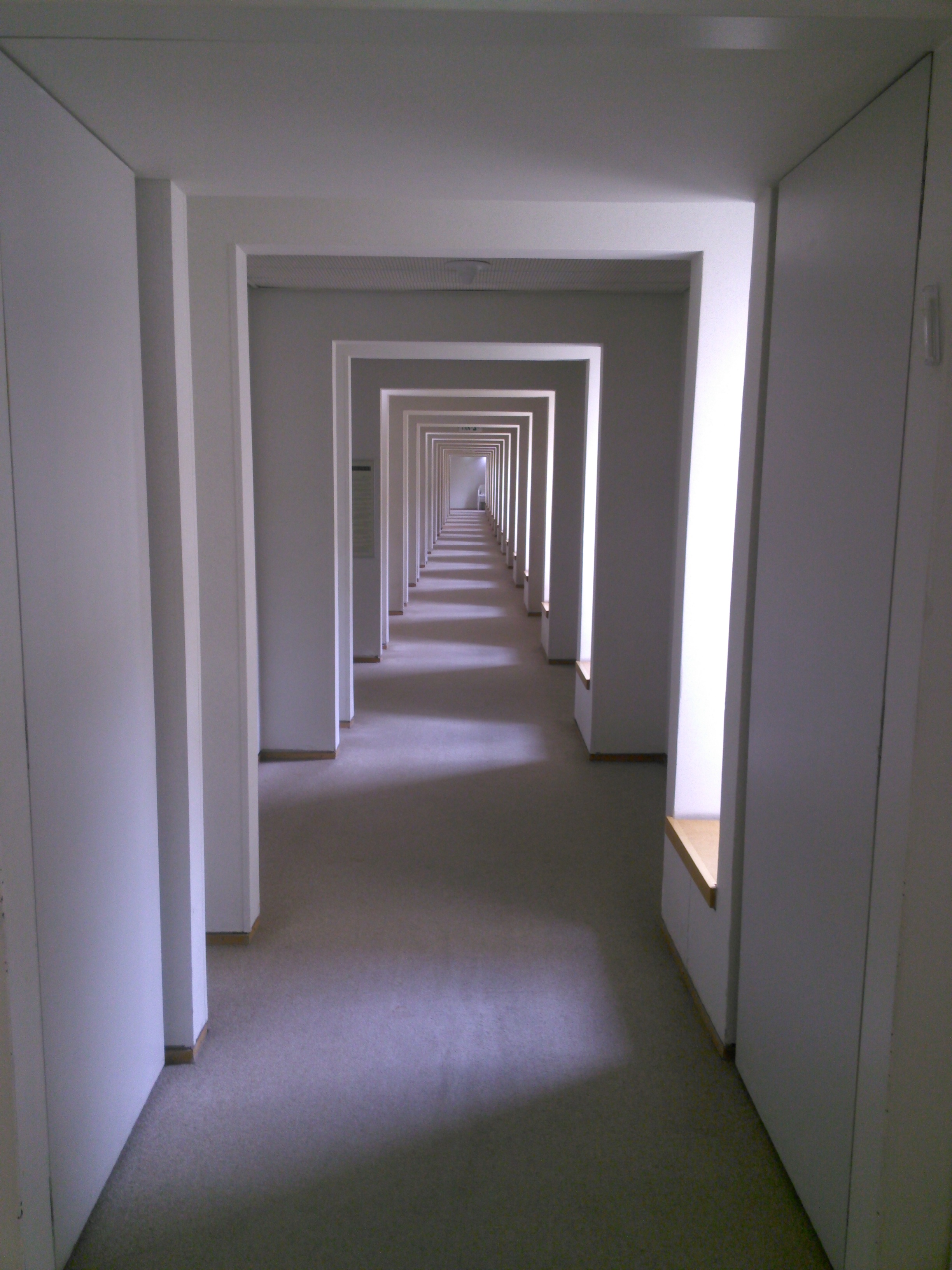supreme court hallway israel - 2016/5776 - photographer Fabrice Schomberg